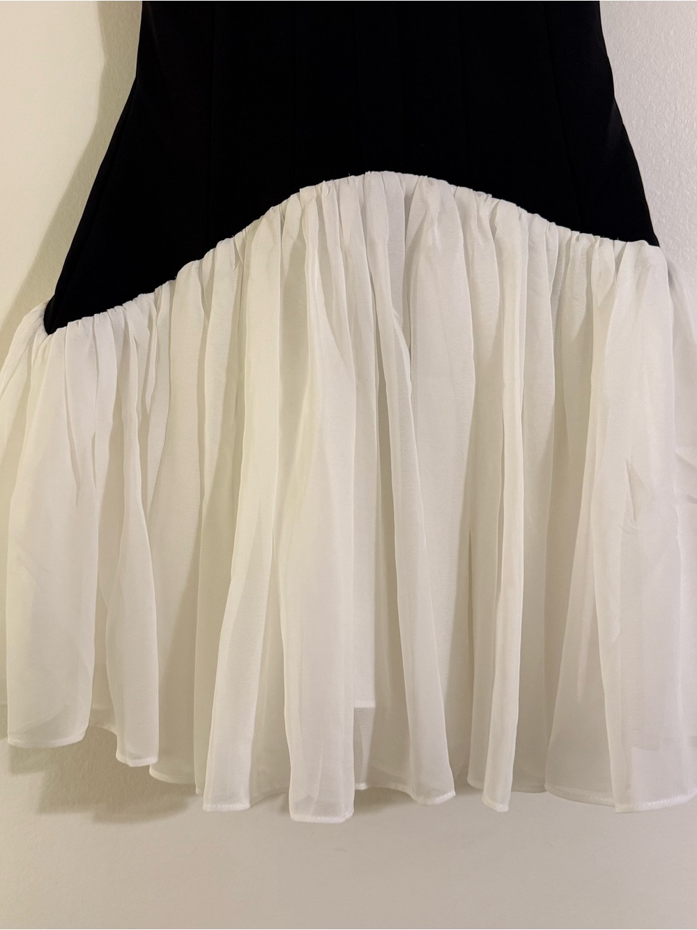 NWT Leau Harper Contrast Corset Halter Mini Dress - Picture 8 of 16